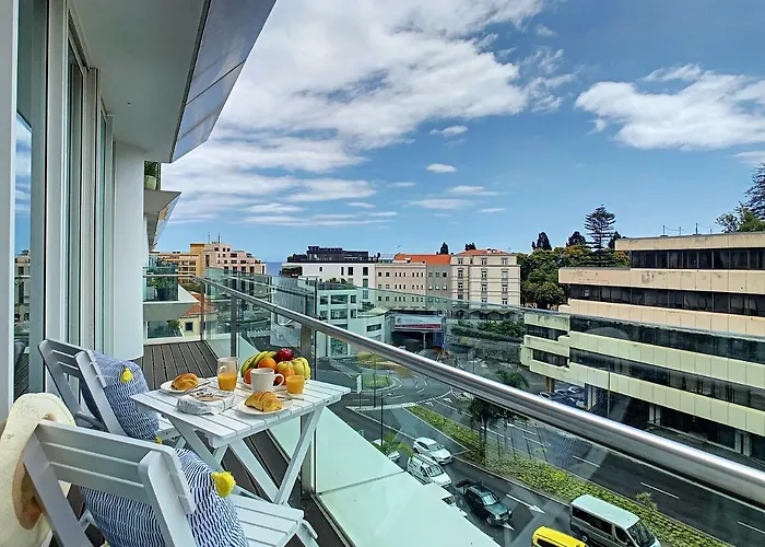 Sunniva By Lovelystay アパート フンシャル